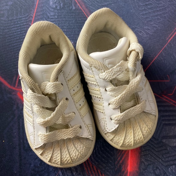 Kids Adidas Shell toe - Picture 2 of 3